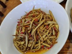 -老唐三下锅 ·张家界地标美食(溪布街店)