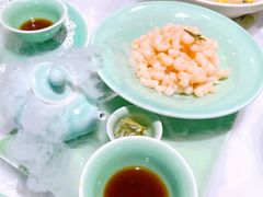 手剥龙井河虾仁-江南厨子·品苏杭(华润万象店)