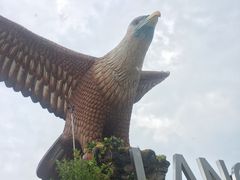 -巨鹰广场