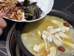 -野菌皇海景野生菌火锅(滨海大道店)