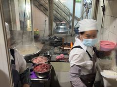 -正宗杨记普洱酸醋米线(总店)