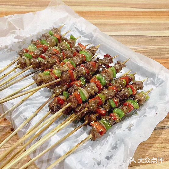 海厨串吧烧烤店