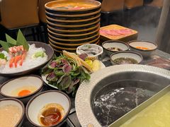 -牛YO寿喜烧·铁板烧和牛火锅自助(市府恒隆店)