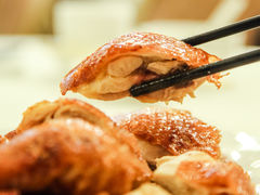 著名脆皮炸子鸡－半只-凤城酒家(红磡店)