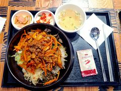 蘑菇烤牛肉石锅拌饭-本粥&拌饭cafe(欧亚新生活店)