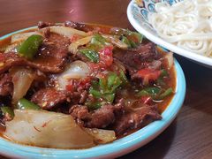 -歹歹的加个面过油肉拌面