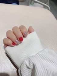 -漫画美甲美睫轻奢馆