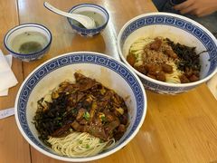 -沪西老弄堂面馆(定西路店)