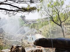 -雪山彩虹谷景区