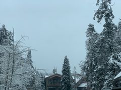 酒店门口-摩围山景区