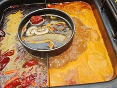 -老牌坊云南鱼豆花火锅(哈西万达店)