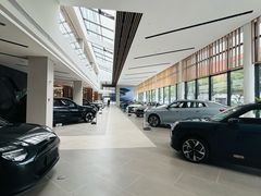 -上海宝信宝马4S店