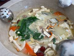 -姚记抚仙湖石锅鱼庄