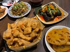 -爆炸头阿姨小四川正宗川味小吃(无任何分店)