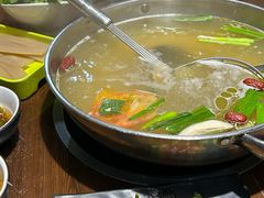 -乡土黄·鲜牛肉火锅·小龙虾(兴业街店)