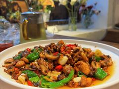 腾冲菌香尖椒鸡-小喜客·云南特色菜(纳西庭院店)