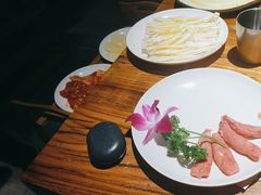 -小花花炭火烤肉·十五年延吉风味(左家庄店)
