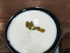 新疆酸奶-陈老斯呼尔嗨吃烧烤(科巷店)