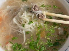 -努拉洪鸡蛋面馆