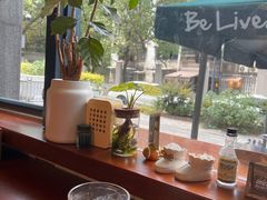 香草拿铁-Be Lived Cafe比例咖啡(摩天轮店)