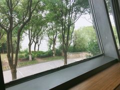 -上海滴水湖皇冠假日酒店