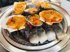 -围炉肉舍•炭烤活鳗•丹东海鲜烤肉(步行街店)