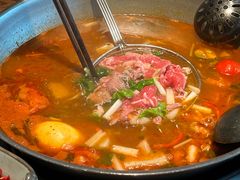 -野山舂·贵州现舂酸汤火锅(鸿通城店)