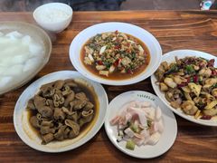 -茅屋大酒店