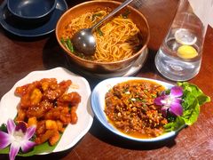 清迈菠萝咕噜肉-觅山云南菜(泊富ICITY店)