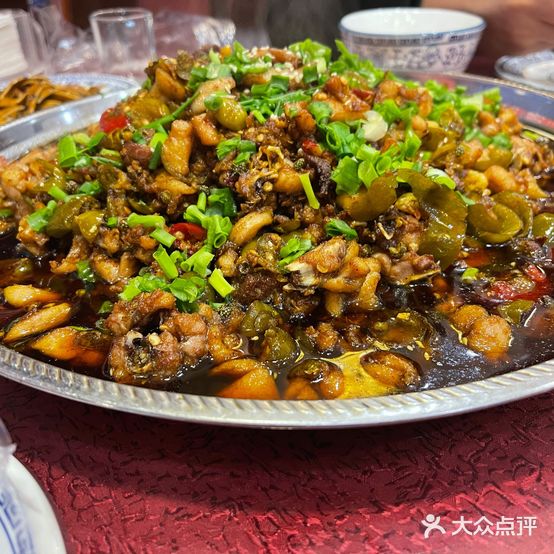 华仔特色酒家(万泰花园店)