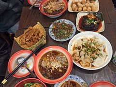 -爆炸头阿姨小四川正宗川味小吃(无任何分店)