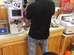 -MiRi眼镜连锁·蔡司·尼康控优点合作店(莘庄店)