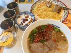 -小杨生煎(金山百联购物中心3楼店)