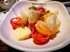 水果色拉-三个蒙古大叔羊肉串(大宁店)