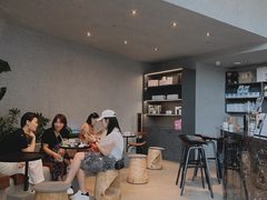 -HUG·拥抱咖啡(郑州宝龙广场店)