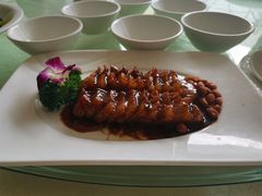 -东豪园林海鲜酒家(南港路辅路店)