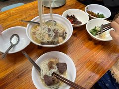 -文山荷鲜居(翠湖店)
