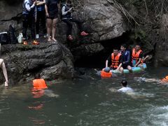 -安吉龙王山峡谷漂流