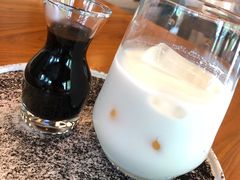 -Chom Cafe and Restaurant