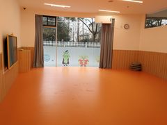 -小门牙好性格托育(北外滩中心)