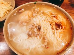 -亮亮面馆(经六路店)