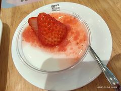 草莓意式奶冻-满记甜品(荟聚购物中心店)