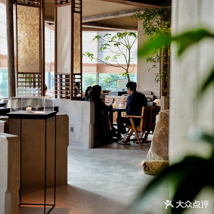 ​相识在第六年 终于，元古​落户深圳 ​一年四季为骨干