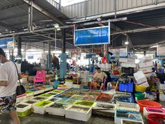 -霞涌市场海鲜摆卖区