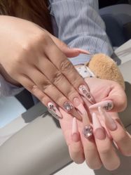 -丽心自助美甲美睫