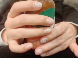 -悦指间美甲美睫