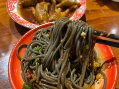 -爆炸头阿姨小四川正宗川味小吃(无任何分店)