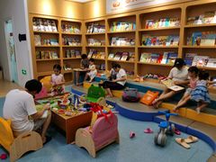 -戊辰亲子游泳俱乐部