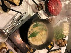 -鲜入围煮花胶鸡海鲜火锅