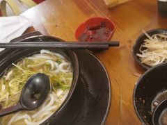 -丽虹云南过桥米线(兴工街店)